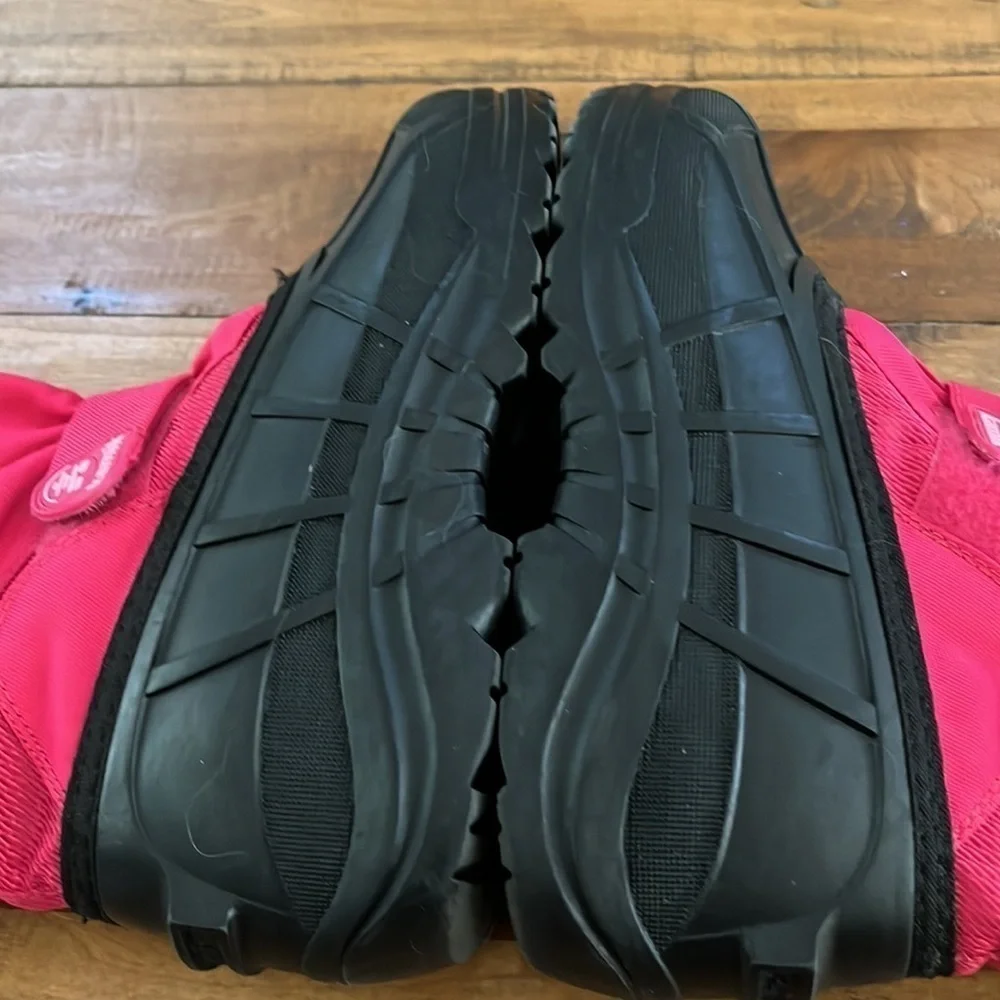 Kamik children snow/rain boots, size 5 , pink, in  very good condition.
